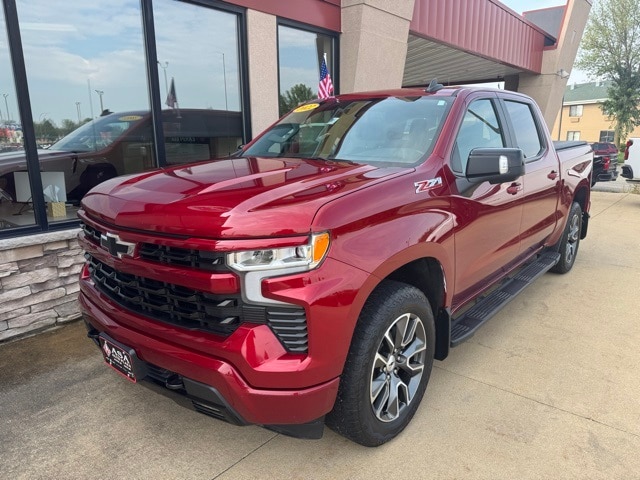 Used 2022 Chevrolet Silverado 1500 RST with VIN 3GCUDEED4NG519229 for sale in Austin, Minnesota