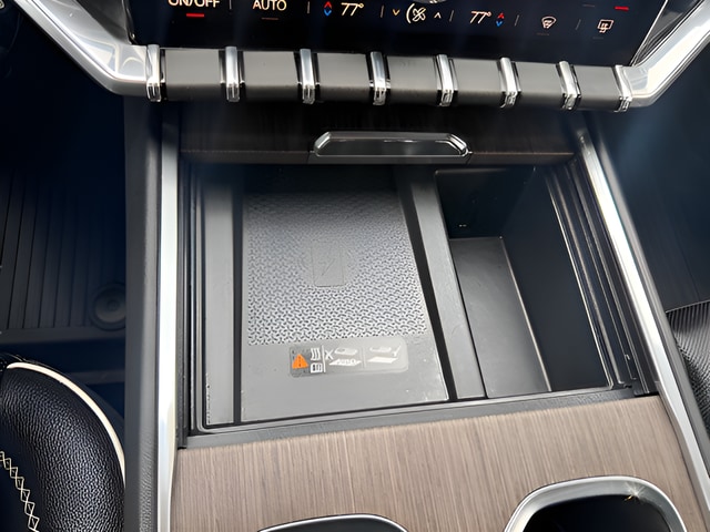 2025 GMC Acadia Denali - Photo 27