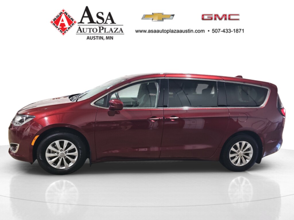 Used 2018 Chrysler Pacifica Touring Plus Minivan/Van