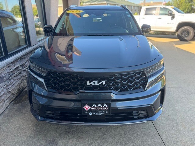 2023 Kia Sorento SX photo 2