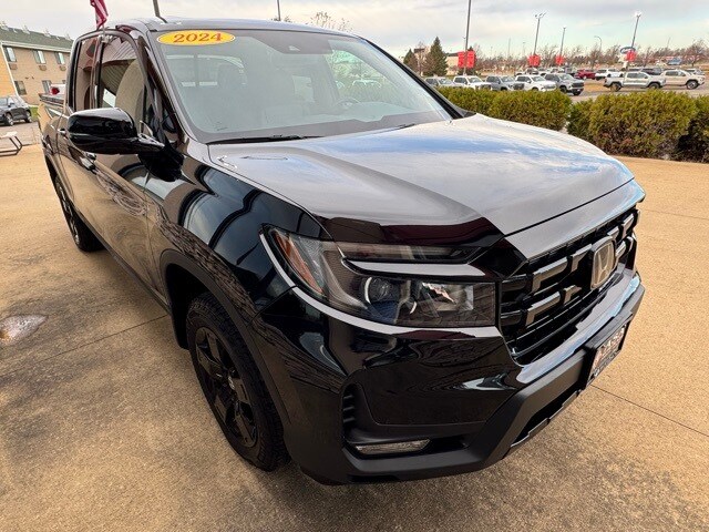 2024 Honda Ridgeline Black Edition photo 4