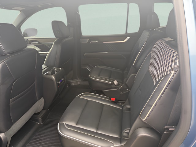 2025 GMC Acadia Denali - Photo 22