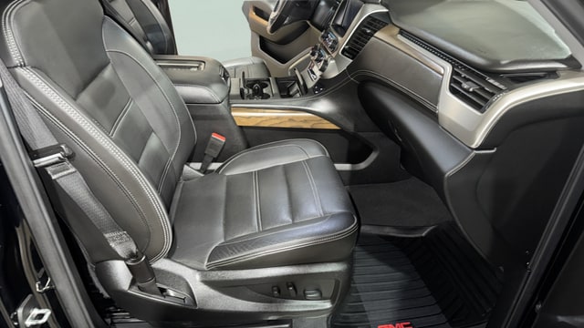2020 GMC Yukon XL Denali - Photo 23