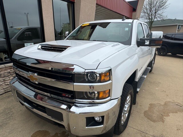 2018 Chevrolet Silverado 3500HD LTZ photo 2