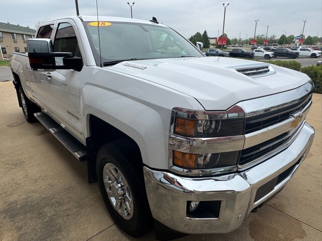 2018 Chevrolet Silverado 3500HD LTZ photo 4