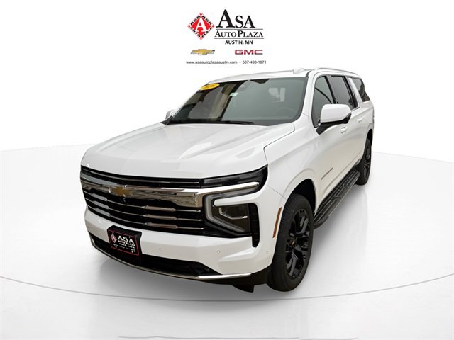 2026 Chevrolet Suburban LT photo 2