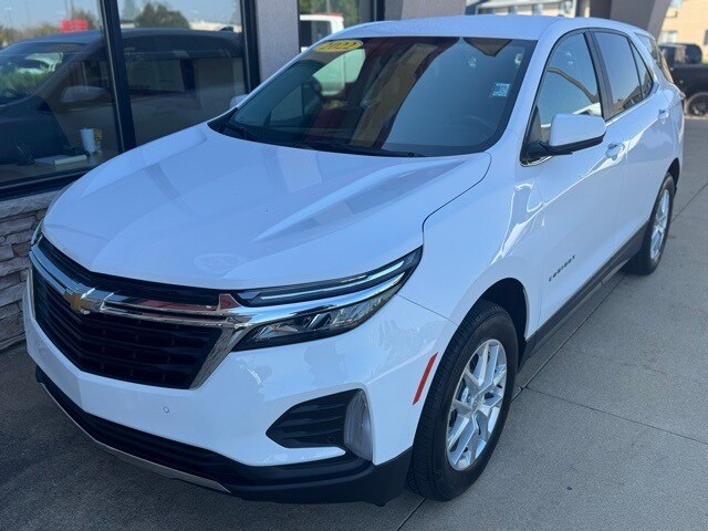 2022 Chevrolet Equinox LT photo 2