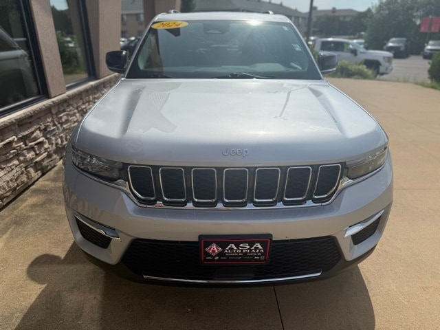 Used 2024 Jeep Grand Cherokee Limited with VIN 1C4RJHBG0RC698358 for sale in Austin, Minnesota