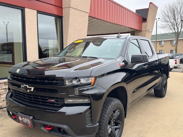 Used 2022 Chevrolet Silverado 1500 Limited LT Trail Boss with VIN 1GCPYFEL9NZ194379 for sale in Austin, Minnesota