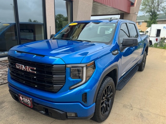 Used 2022 GMC Sierra 1500 Elevation with VIN 3GTUUCED4NG623286 for sale in Austin, Minnesota