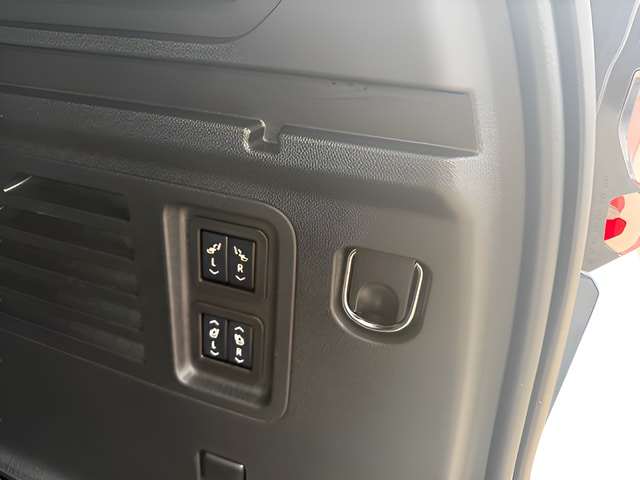 2025 GMC Acadia Denali - Photo 18