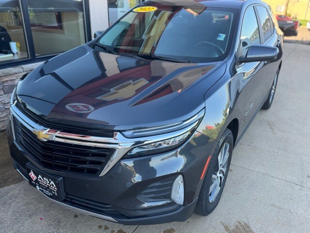 2022 Chevrolet Equinox LT photo 2