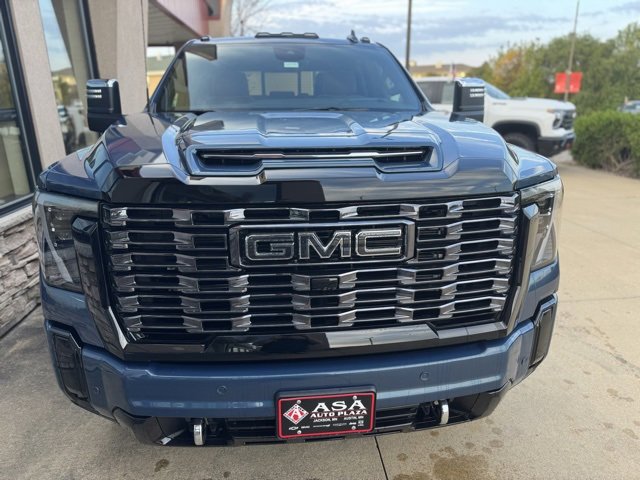 2025 Gmc Sierra 3500 HD Denali Ultimate photo 3