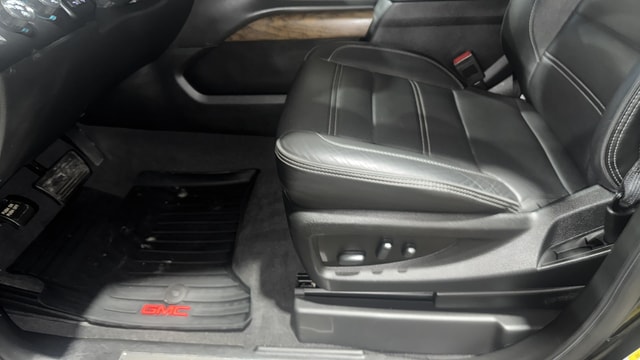 2020 GMC Yukon XL Denali - Photo 14