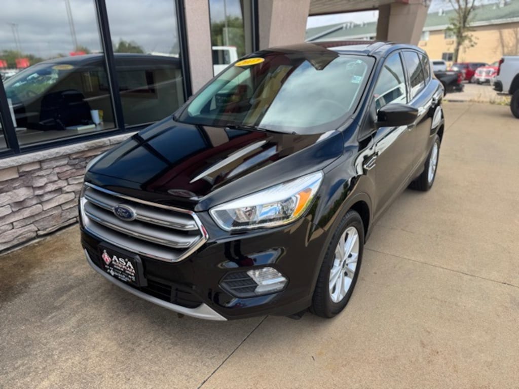 Used 2017 Ford Escape SE SUV