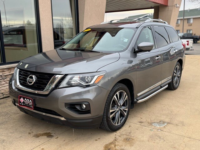 Used 2019 Nissan Pathfinder Platinum with VIN 5N1DR2MMXKC583965 for sale in Austin, Minnesota