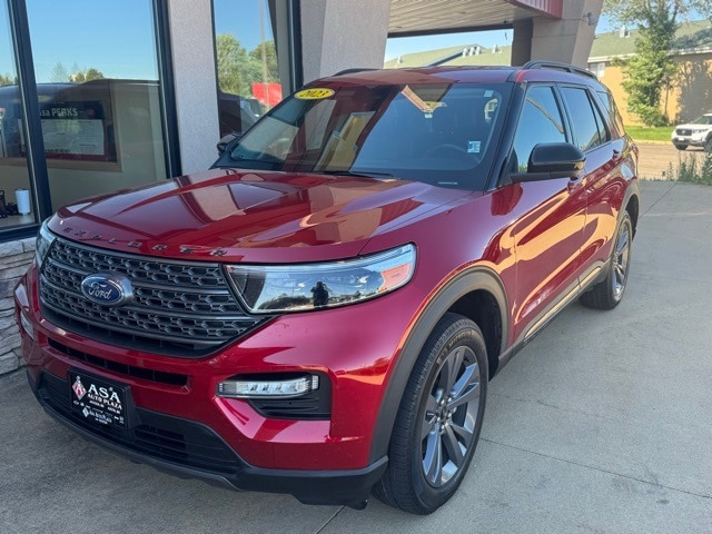 Used 2023 Ford Explorer XLT with VIN 1FMSK8DHXPGA38883 for sale in Austin, Minnesota