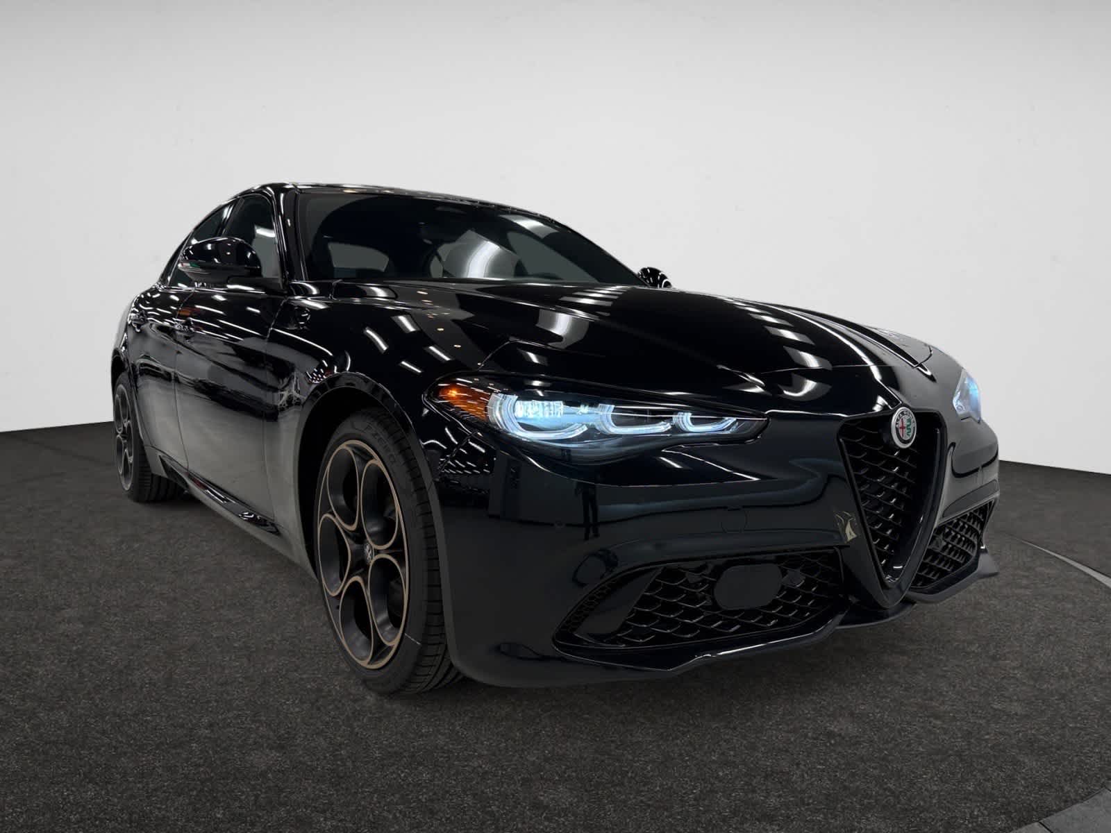 2025 Alfa Romeo Giulia Intensa's photo