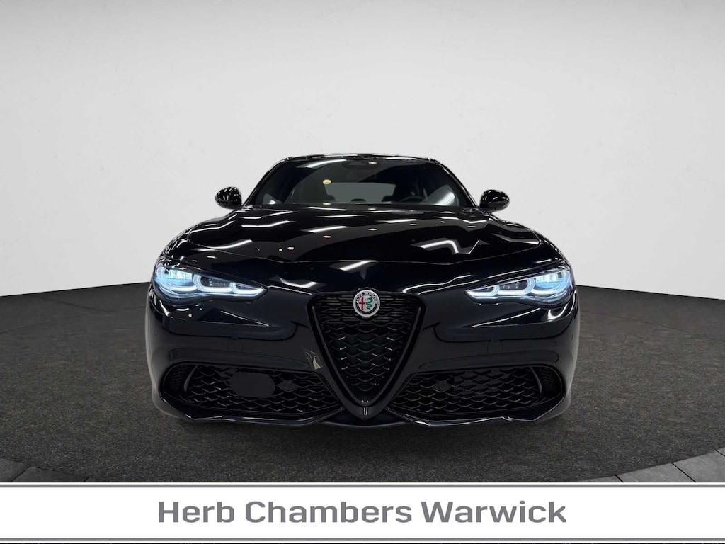 New 2025 Alfa Romeo Giulia Intensa Sedan