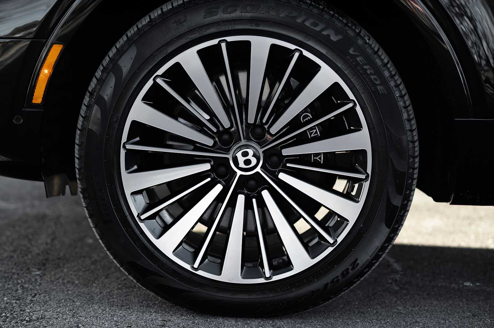 used 2024 Bentley Bentayga car