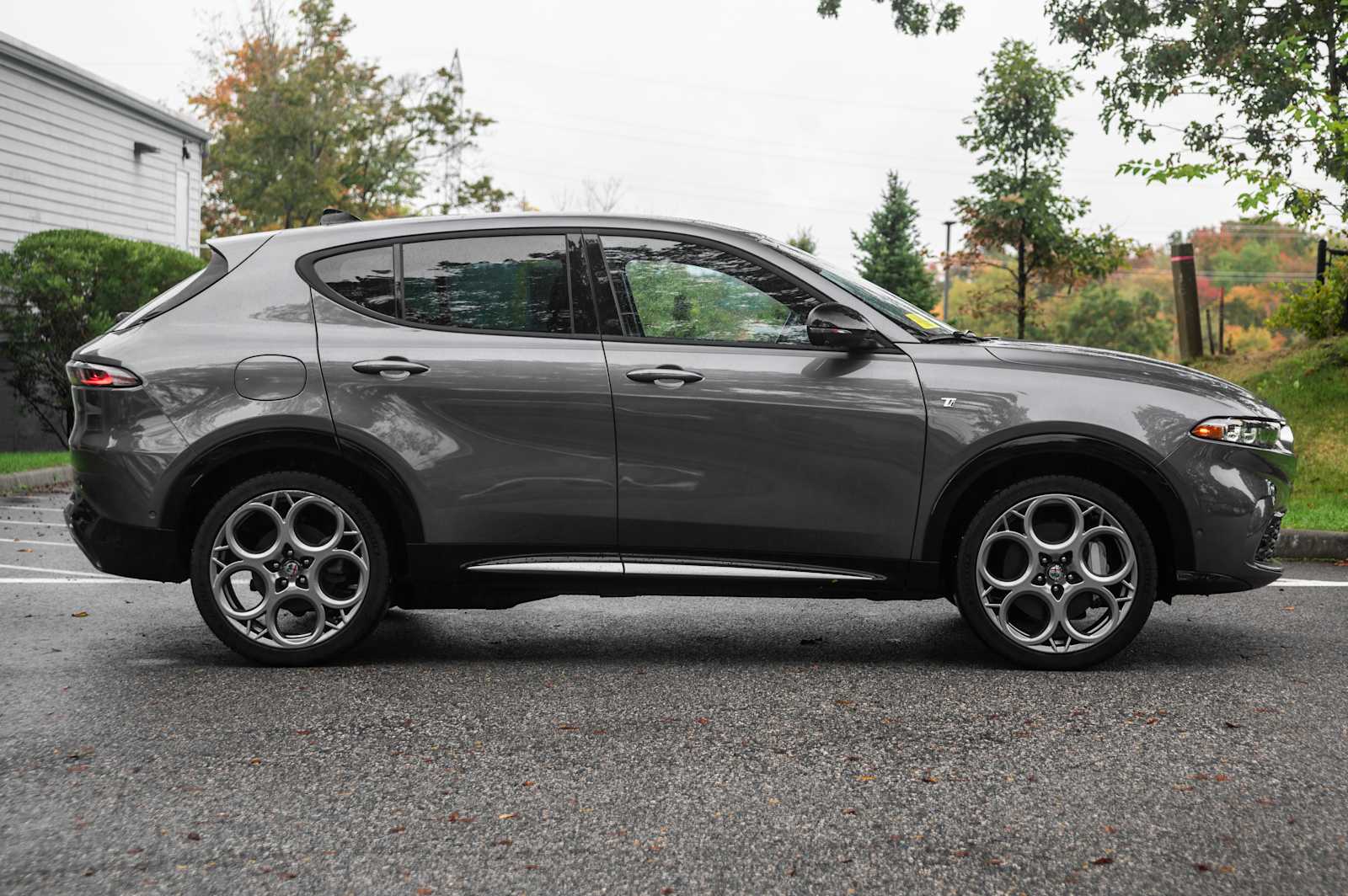 2024 Alfa Romeo Tonale Ti photo 3