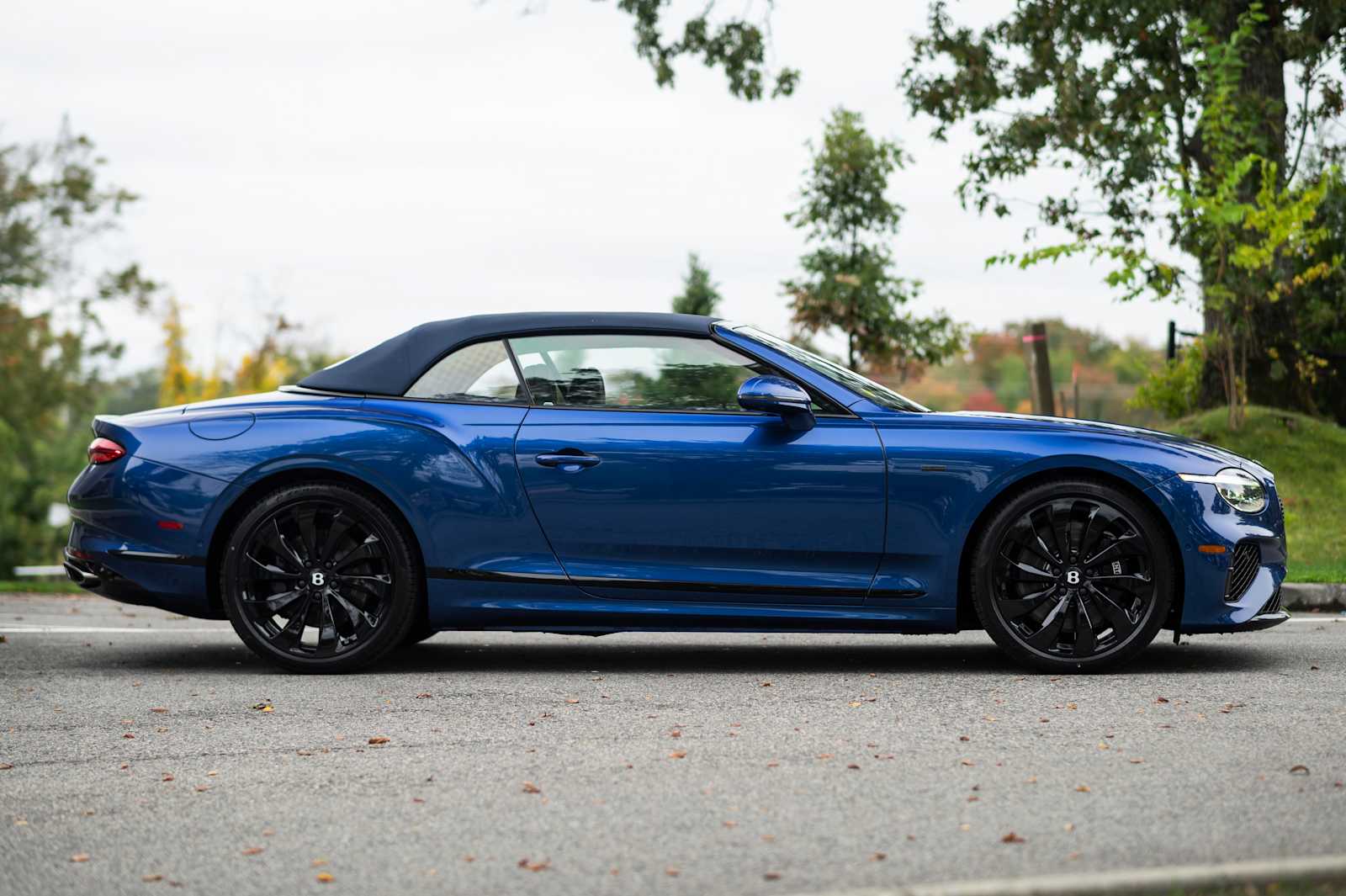 2025 Bentley Continental GT Black Edition photo 4