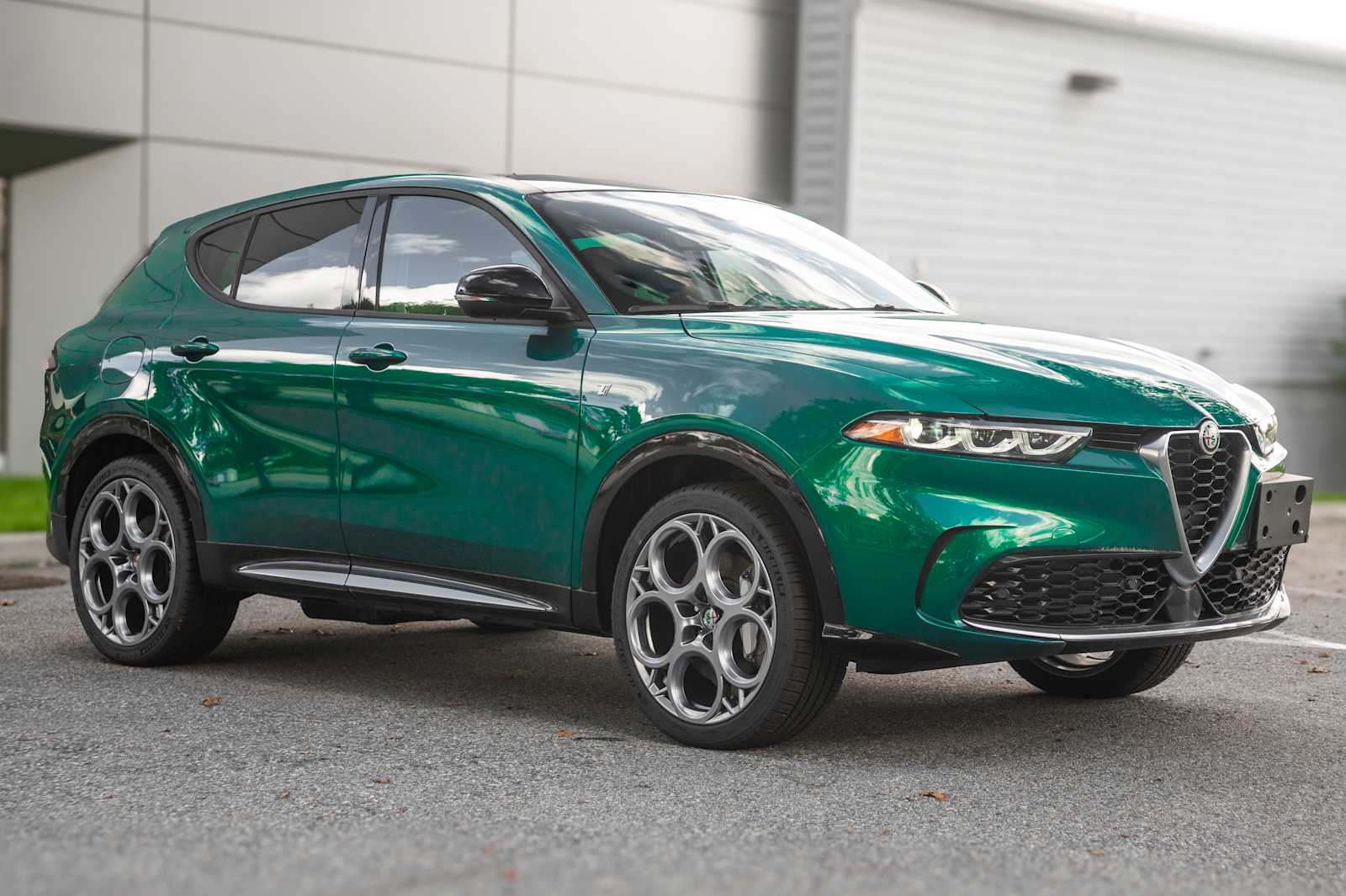 2024 Alfa Romeo Tonale Ti photo 2
