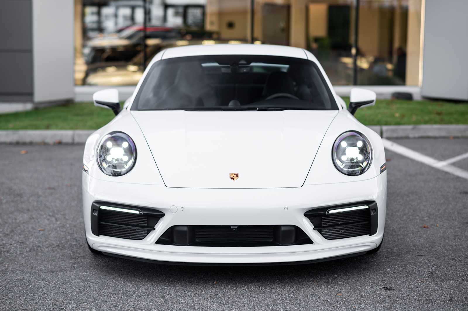 2022 Porsche 911 GTS photo 3