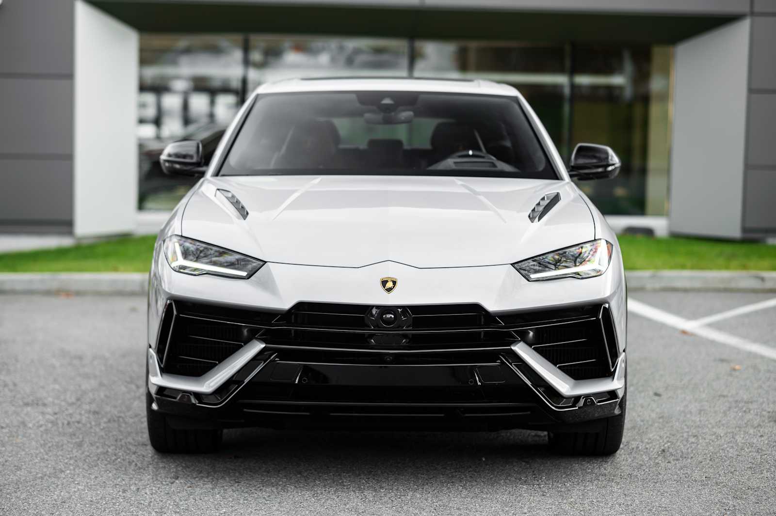 2023 Lamborghini Urus S photo 2