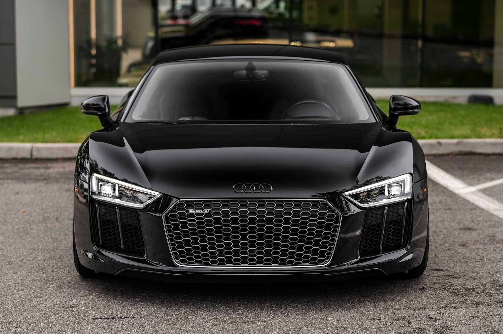 2017 Audi R8 5.2 V10 Coupe photo 2