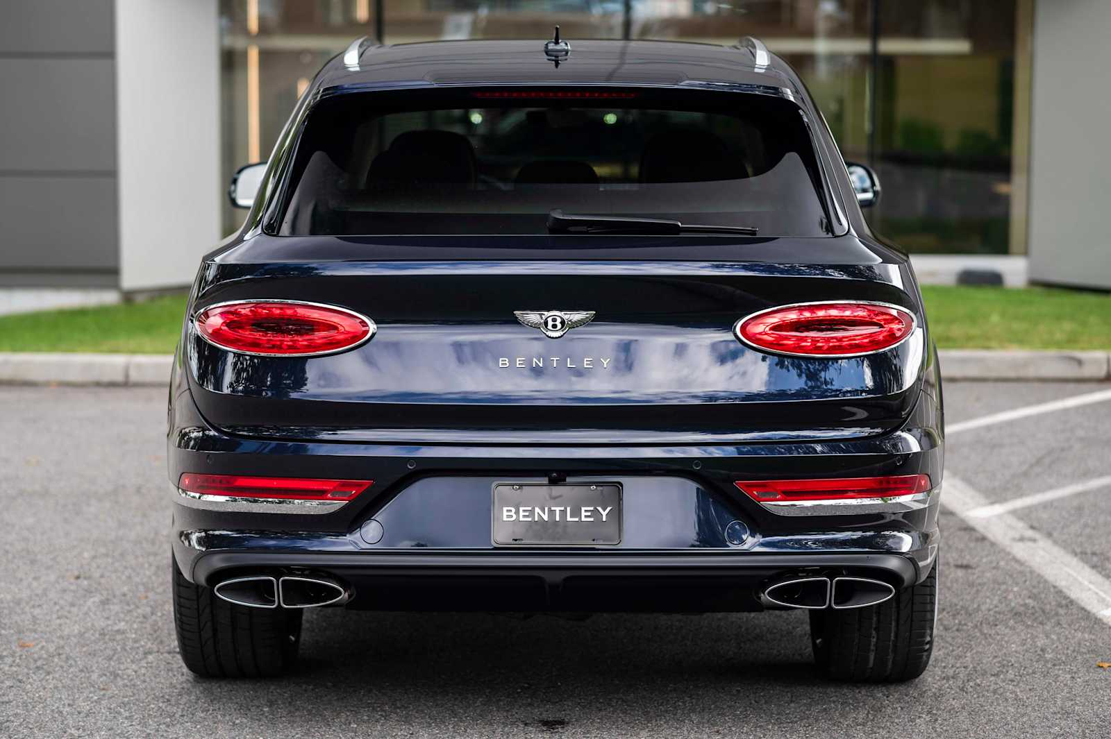 2025 Bentley Bentayga Azure photo 3