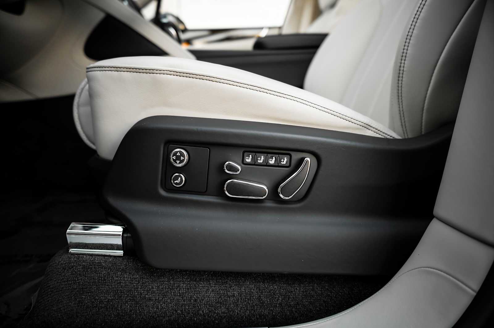 used 2024 Bentley Bentayga car