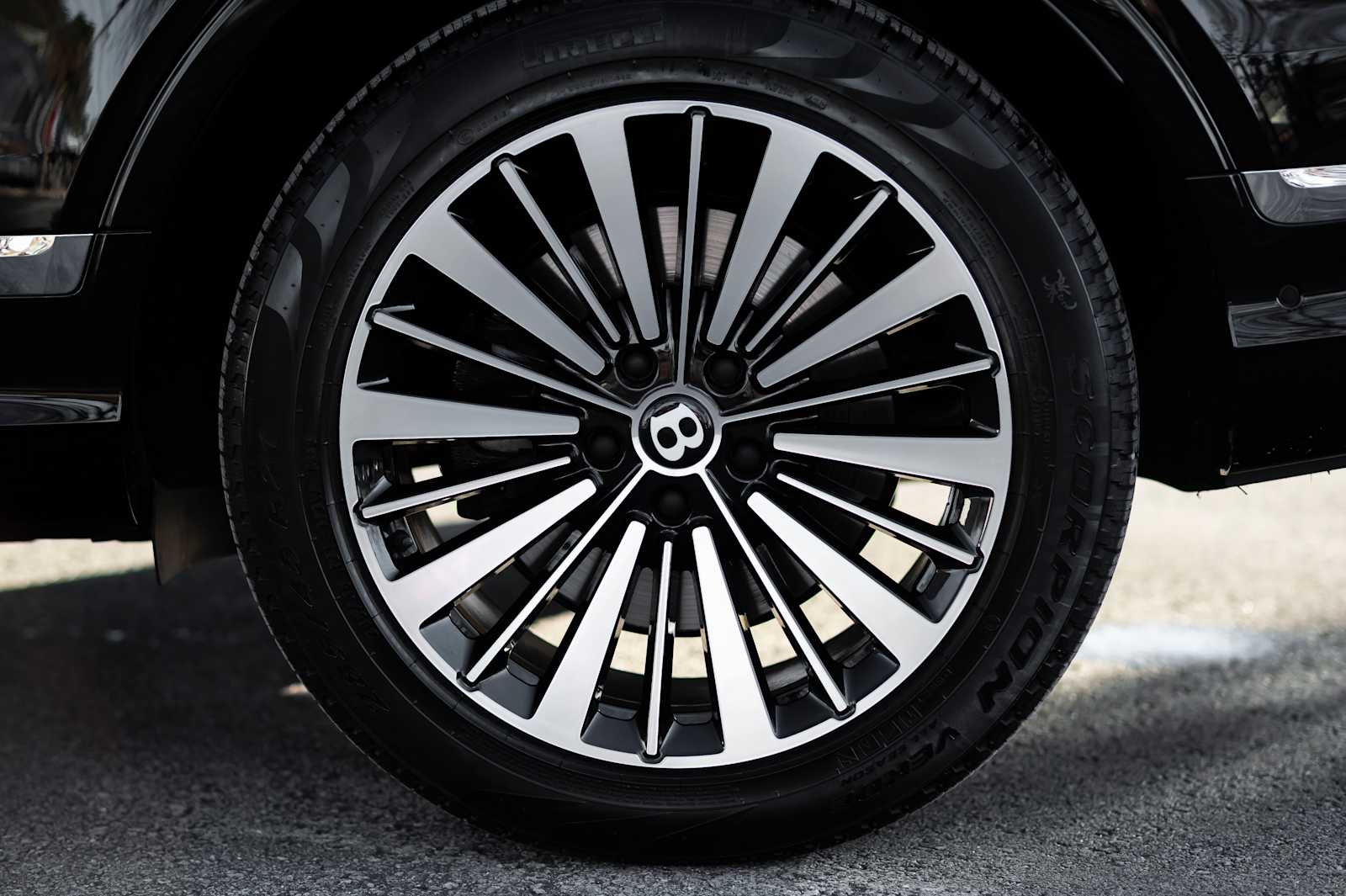 used 2024 Bentley Bentayga car