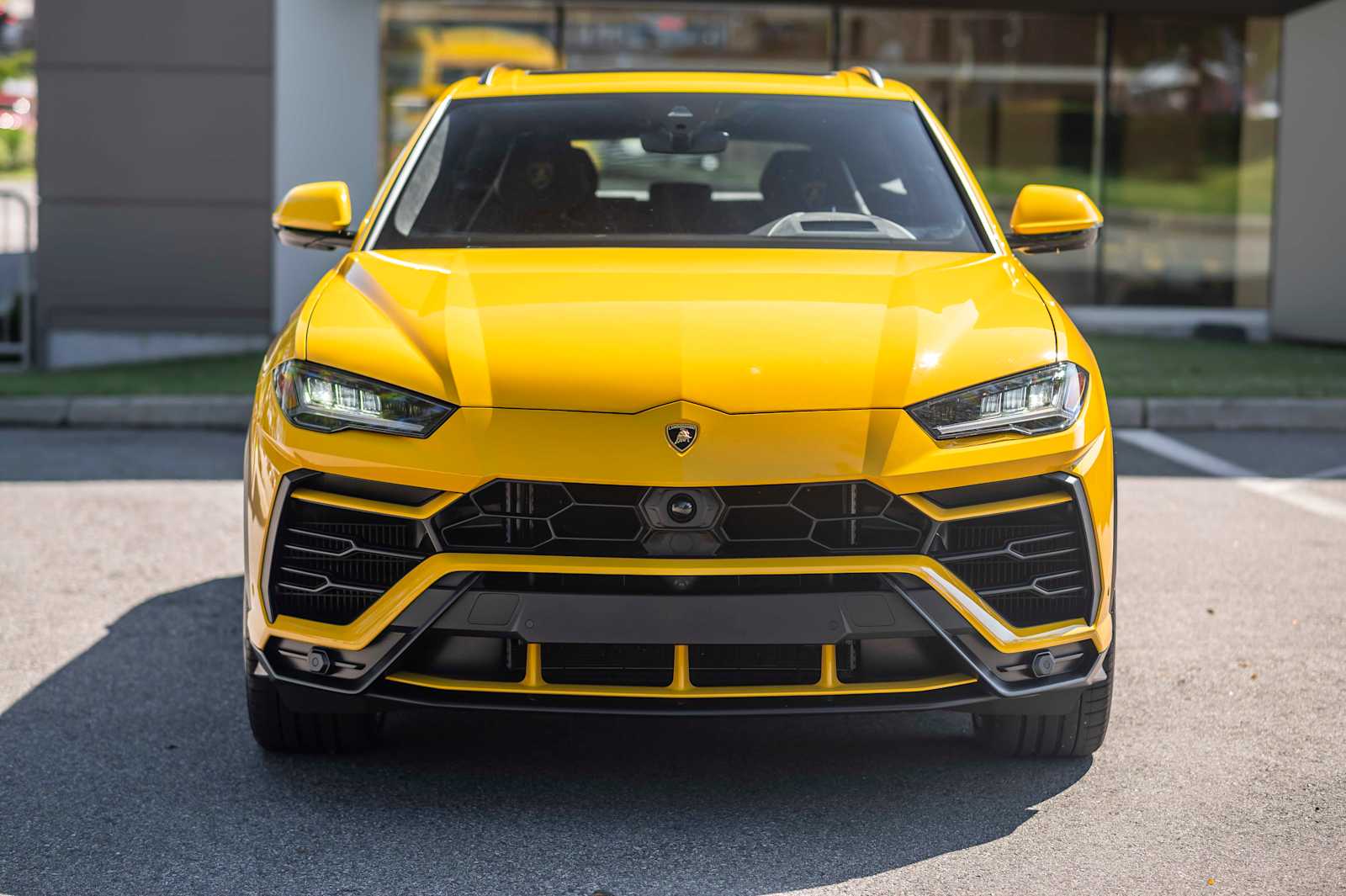 2022 Lamborghini Urus photo 2