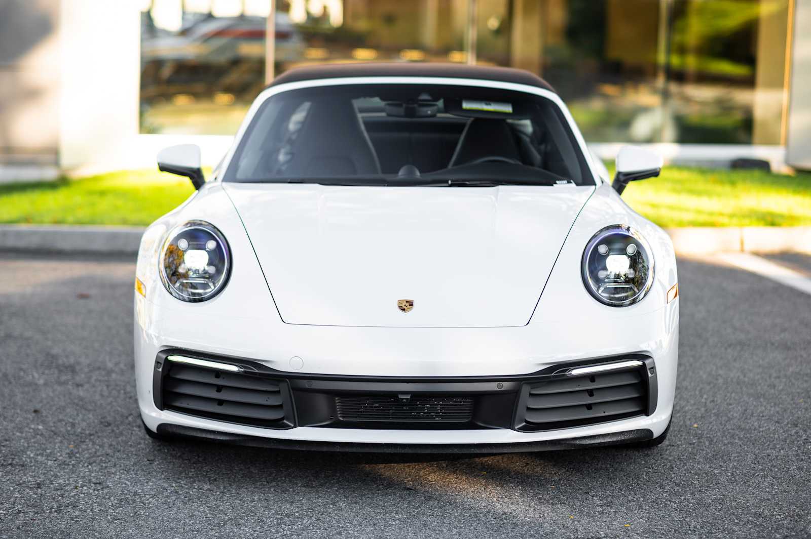 2023 Porsche 911 Targa 4S photo 2