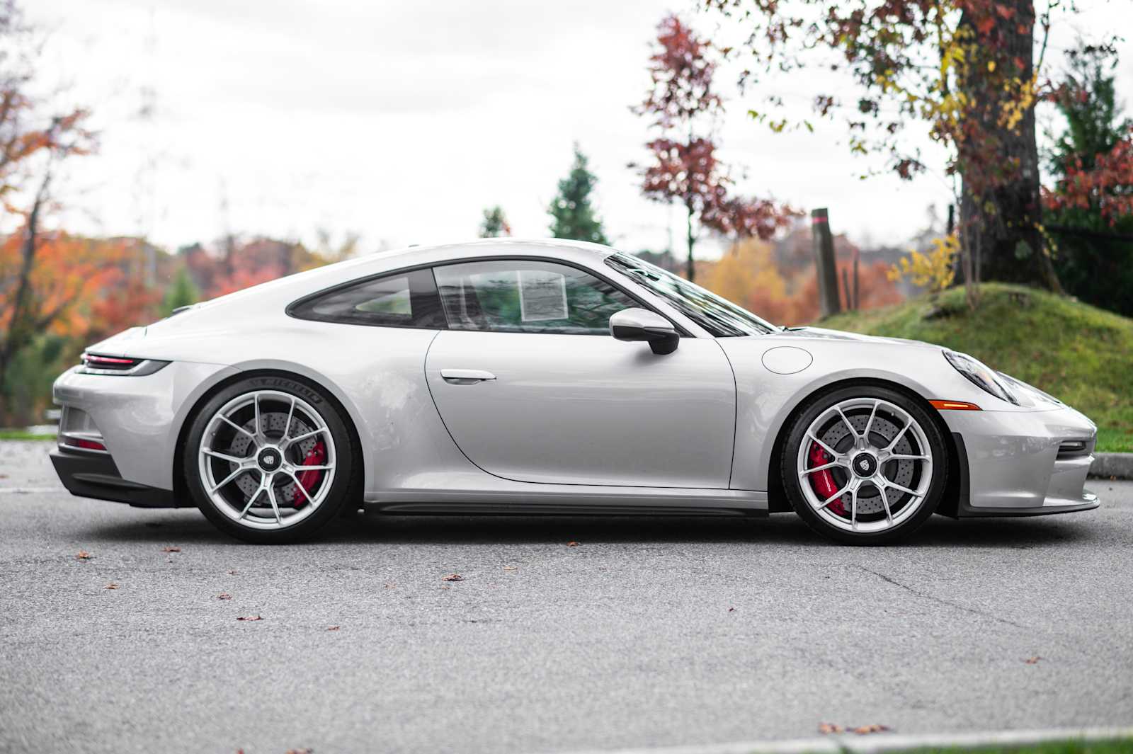 2022 Porsche 911 GT3 Touring photo 4