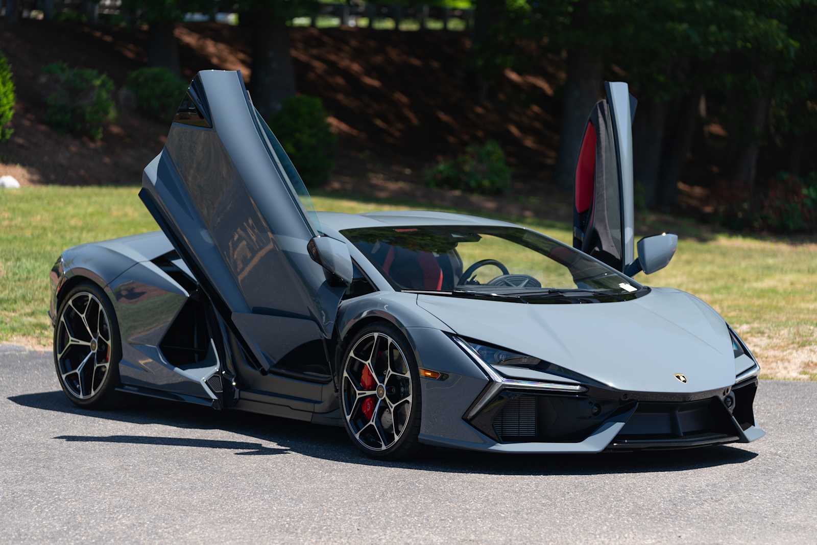 2024 Lamborghini Revuelto 6.5 DCT 4WD's photo