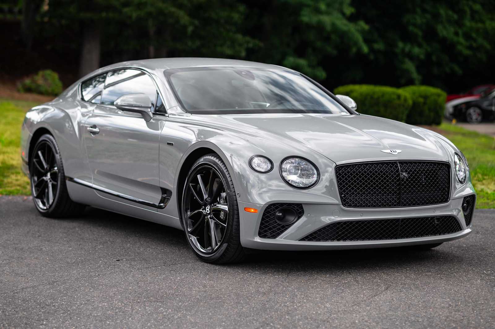 2024 Bentley Continental GT V8 photo 2