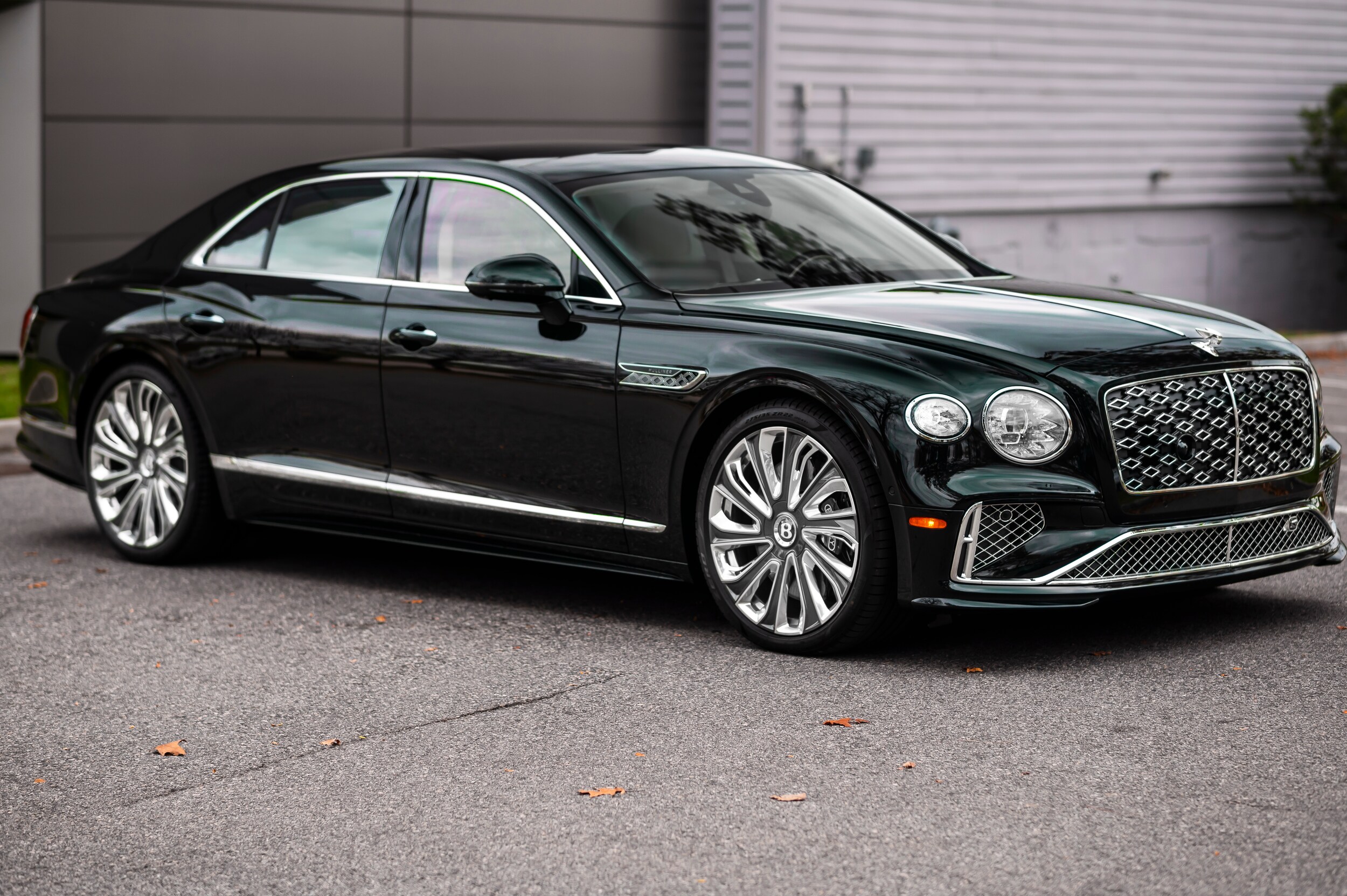 2026 Bentley Flying Spur Mulliner photo 2