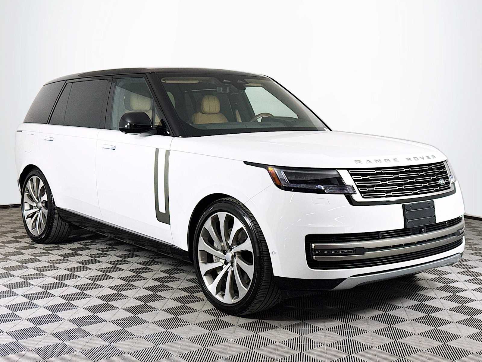 2025 Land Rover Range Rover 4.4 SE LWB 7's photo
