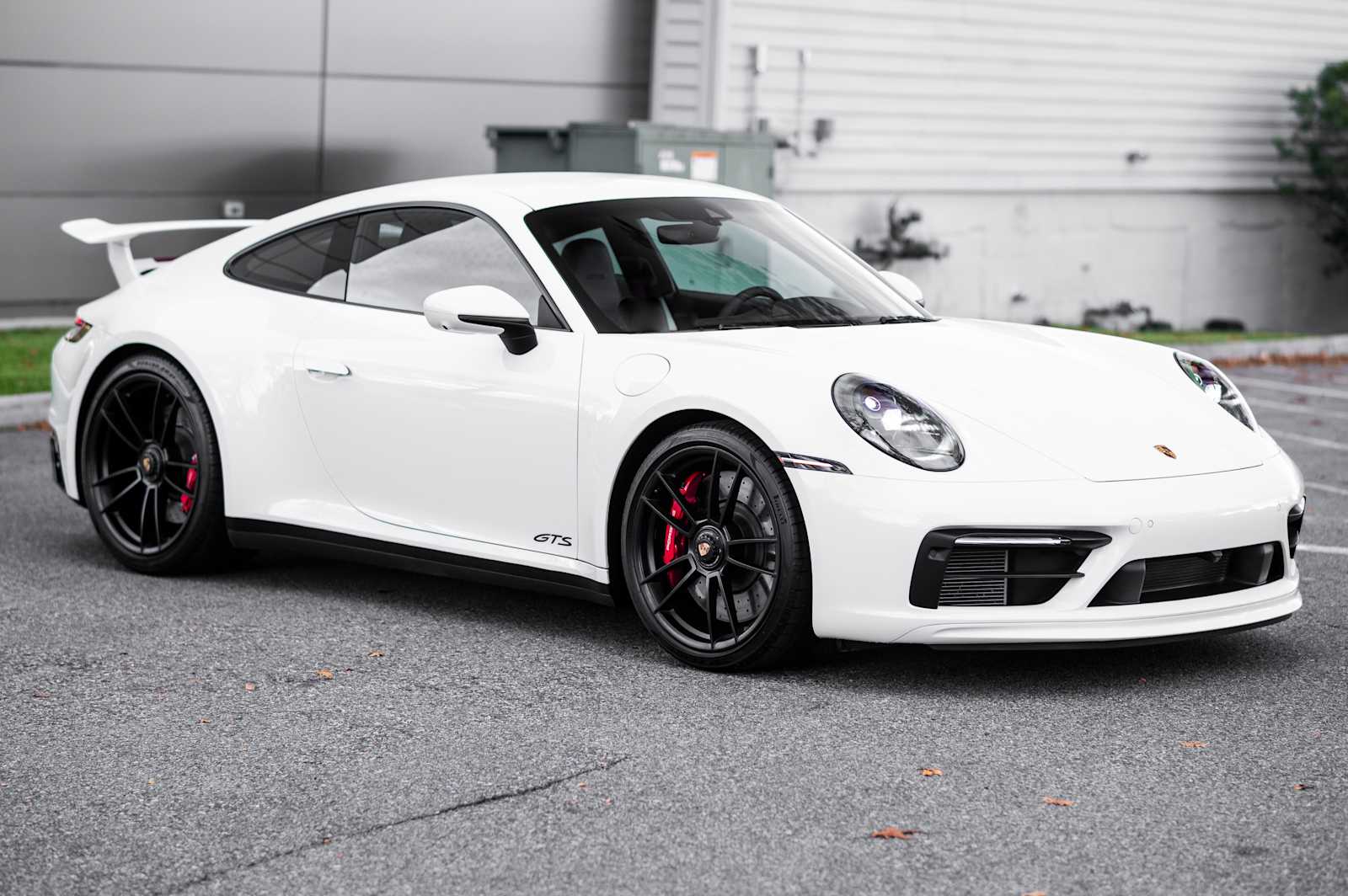 2022 Porsche 911 GTS photo 2