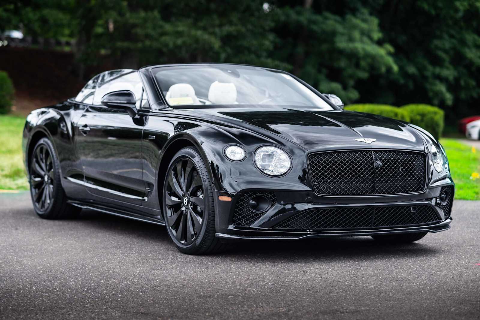 2024 Bentley Continental GT V8 photo 2
