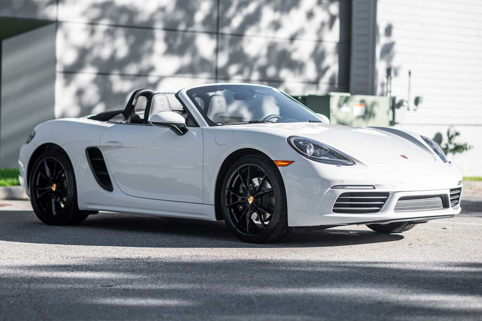 2023 Porsche Boxster photo 2
