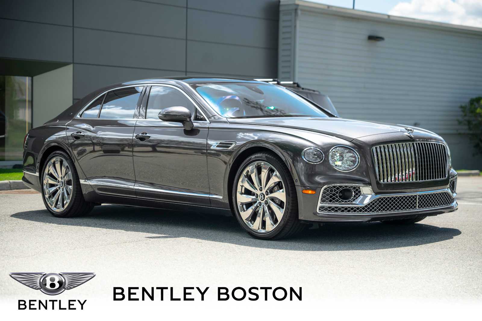 2024 Bentley Flying Spur V8 Mulliner's photo