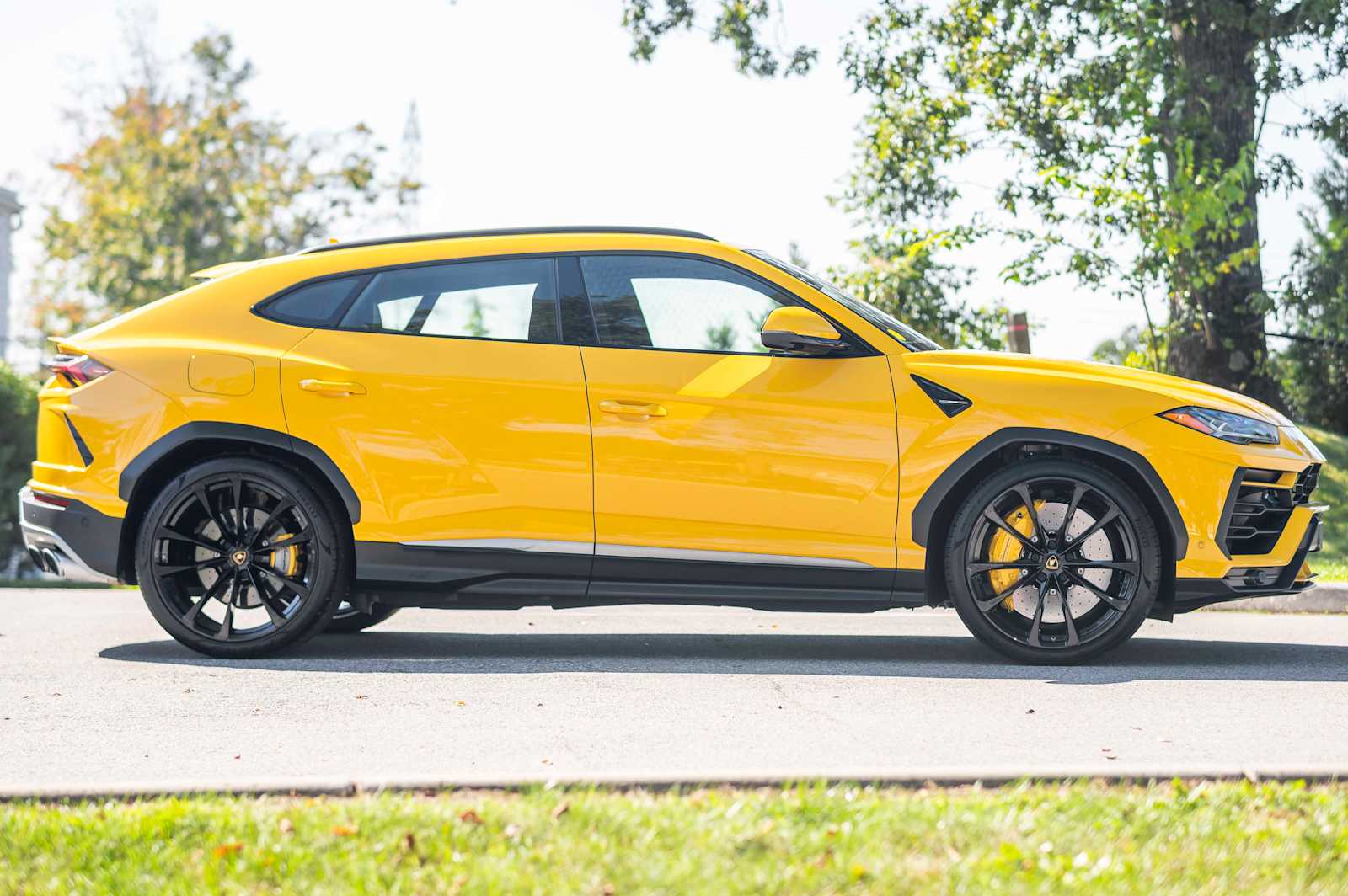 2022 Lamborghini Urus photo 3