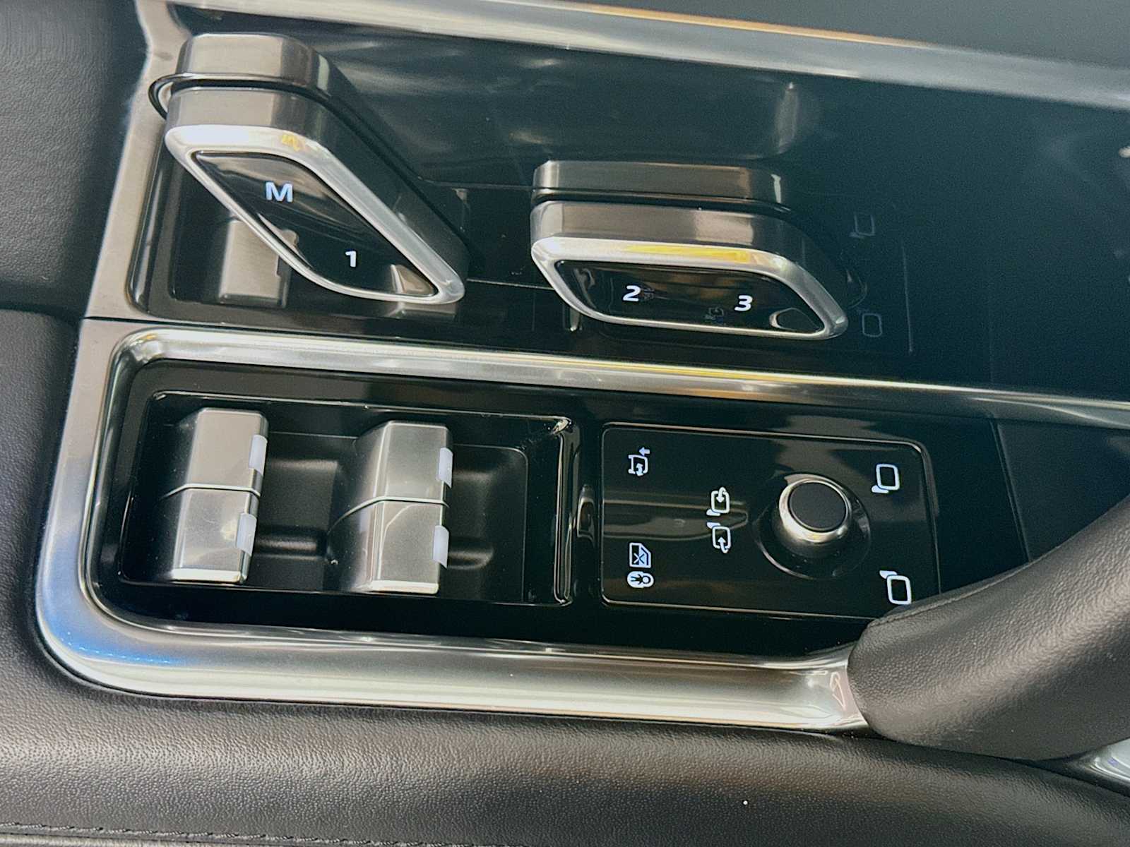 used 2023 Land Rover Range Rover car, priced at $85,497