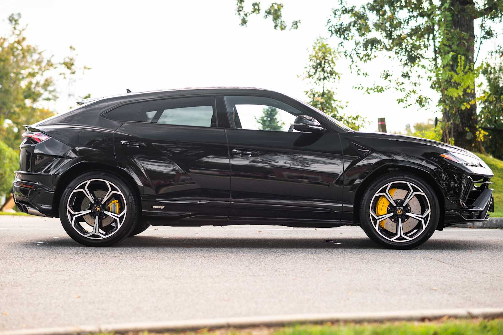 2023 Lamborghini Urus S photo 3