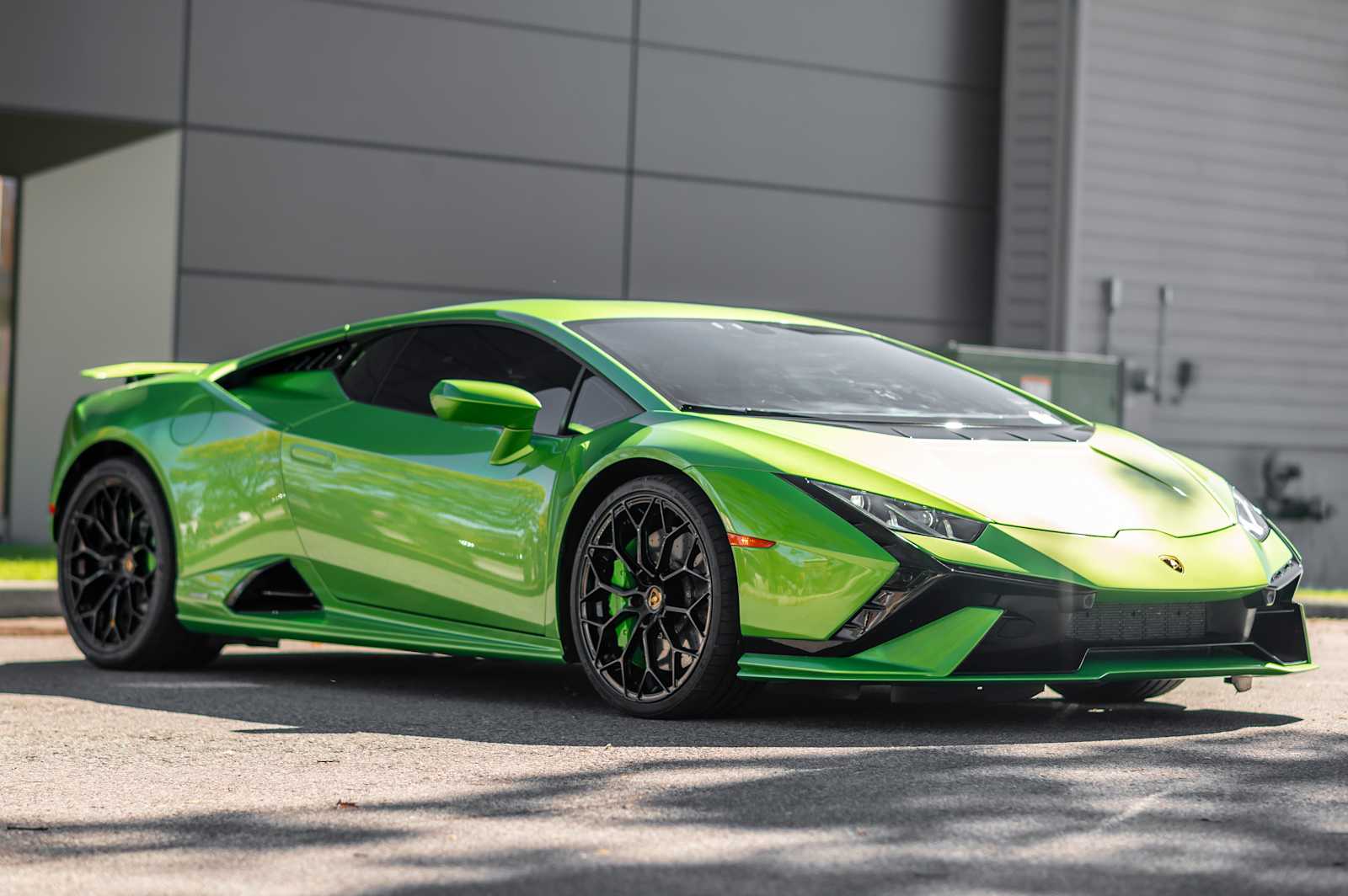 2023 Lamborghini Huracan Tecnica photo 3