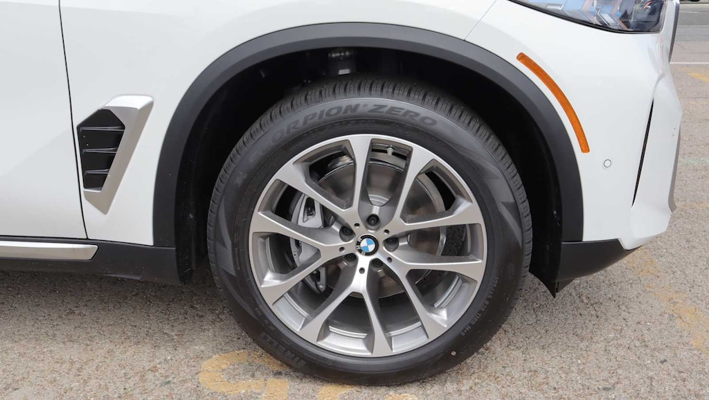 New 2026 BMW X5 xDrive40i SUV