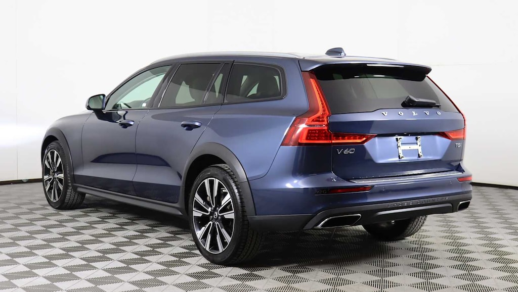 Used 2022 Volvo V60 Cross Country T5 AWD Wagon